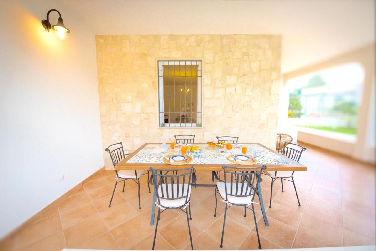 Villa Etoile - Charme & Relax With Pool อาโวลา ภายนอก รูปภาพ