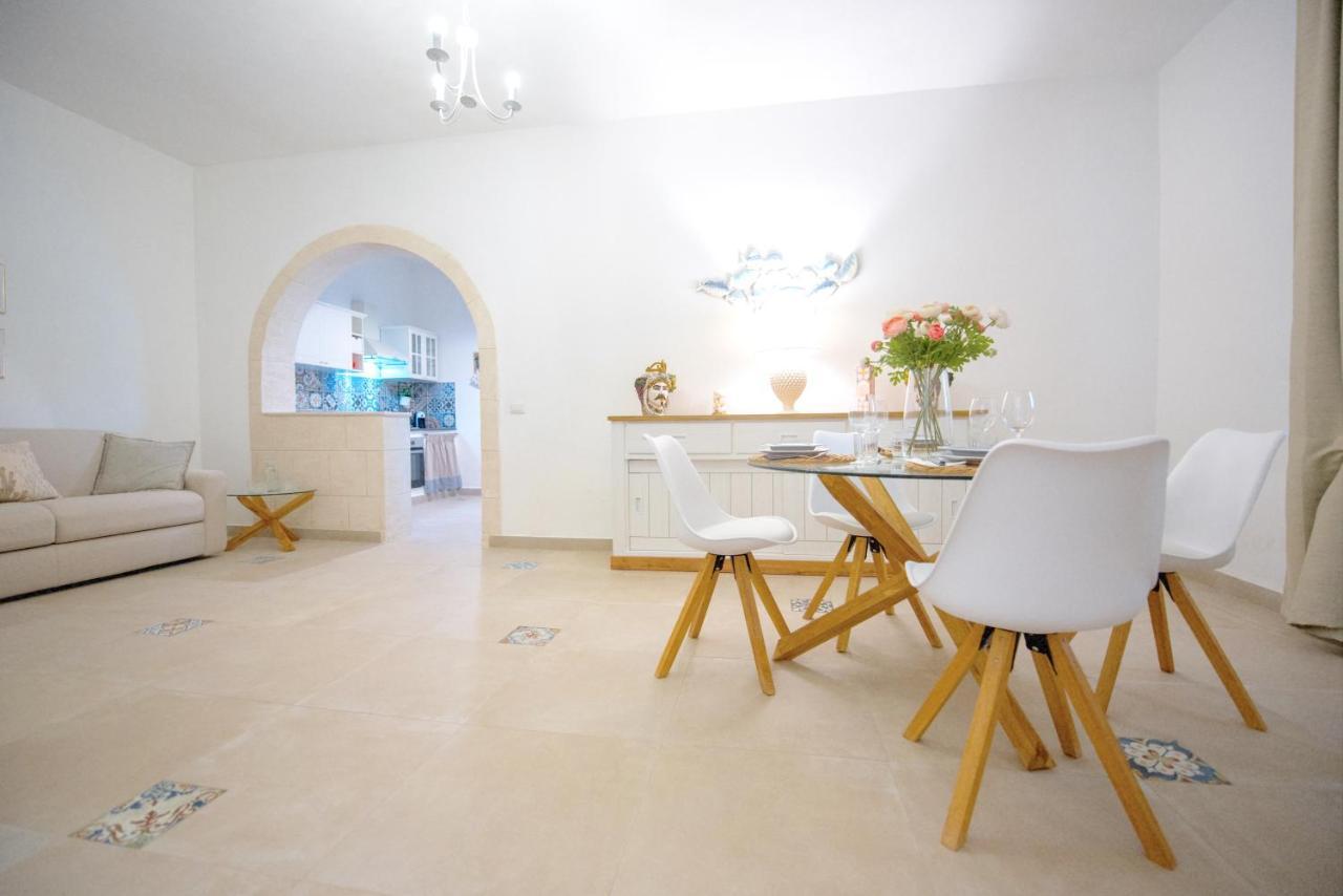 Villa Etoile - Charme & Relax With Pool อาโวลา ภายนอก รูปภาพ