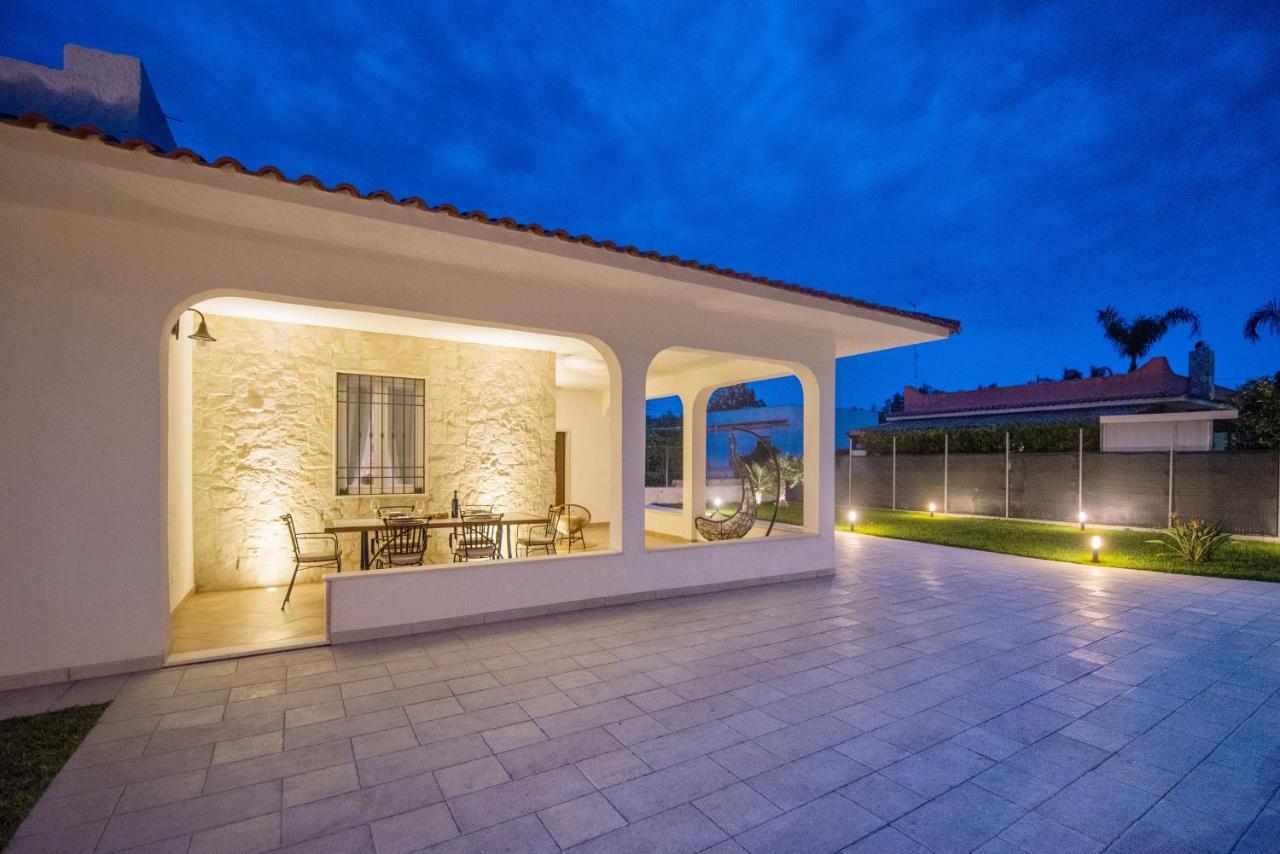 Villa Etoile - Charme & Relax With Pool อาโวลา ภายนอก รูปภาพ