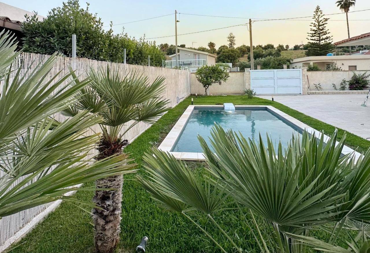 Villa Etoile - Charme & Relax With Pool อาโวลา ภายนอก รูปภาพ